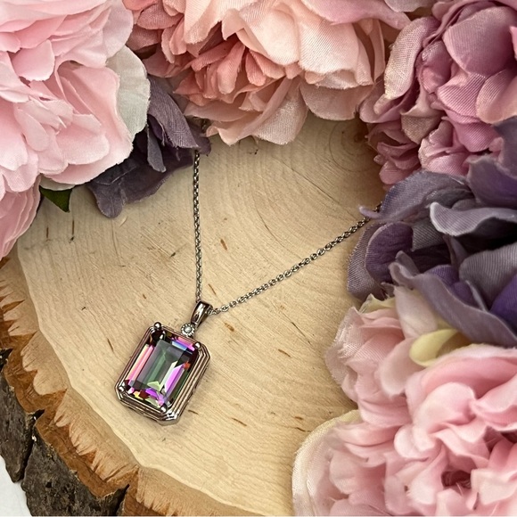 Stunning 10 Carat Mystic Topaz Necklace with Diamond Accent - Picture 2 of 16